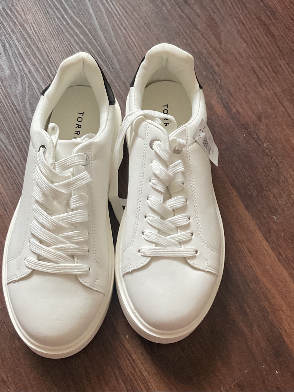 torrid White Low-Top Men's Sneakers